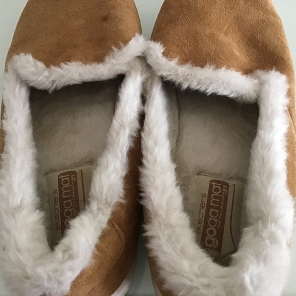 Sketchers Slippers - Picture 5 of 7